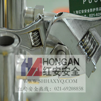 雙扳手親手調適大踏板不銹鋼復合式洗眼器 雙扳手親手調適大踏板不銹鋼復合式洗眼器